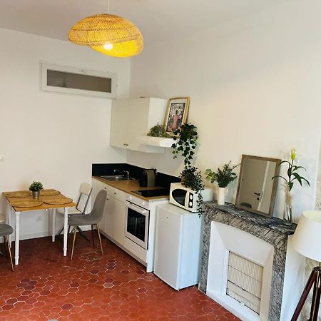 Studio En Plein Coeur Du Vieil Antibes, Vue Sur Place Romantique Exteriér fotografie