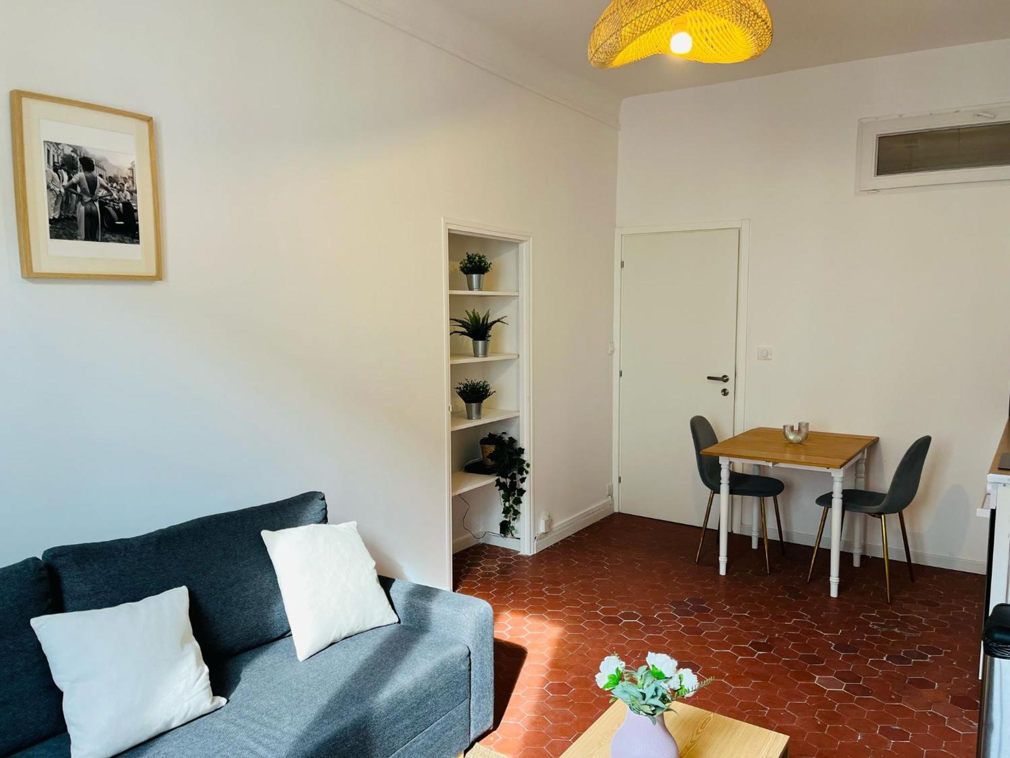 Studio En Plein Coeur Du Vieil Antibes, Vue Sur Place Romantique Exteriér fotografie