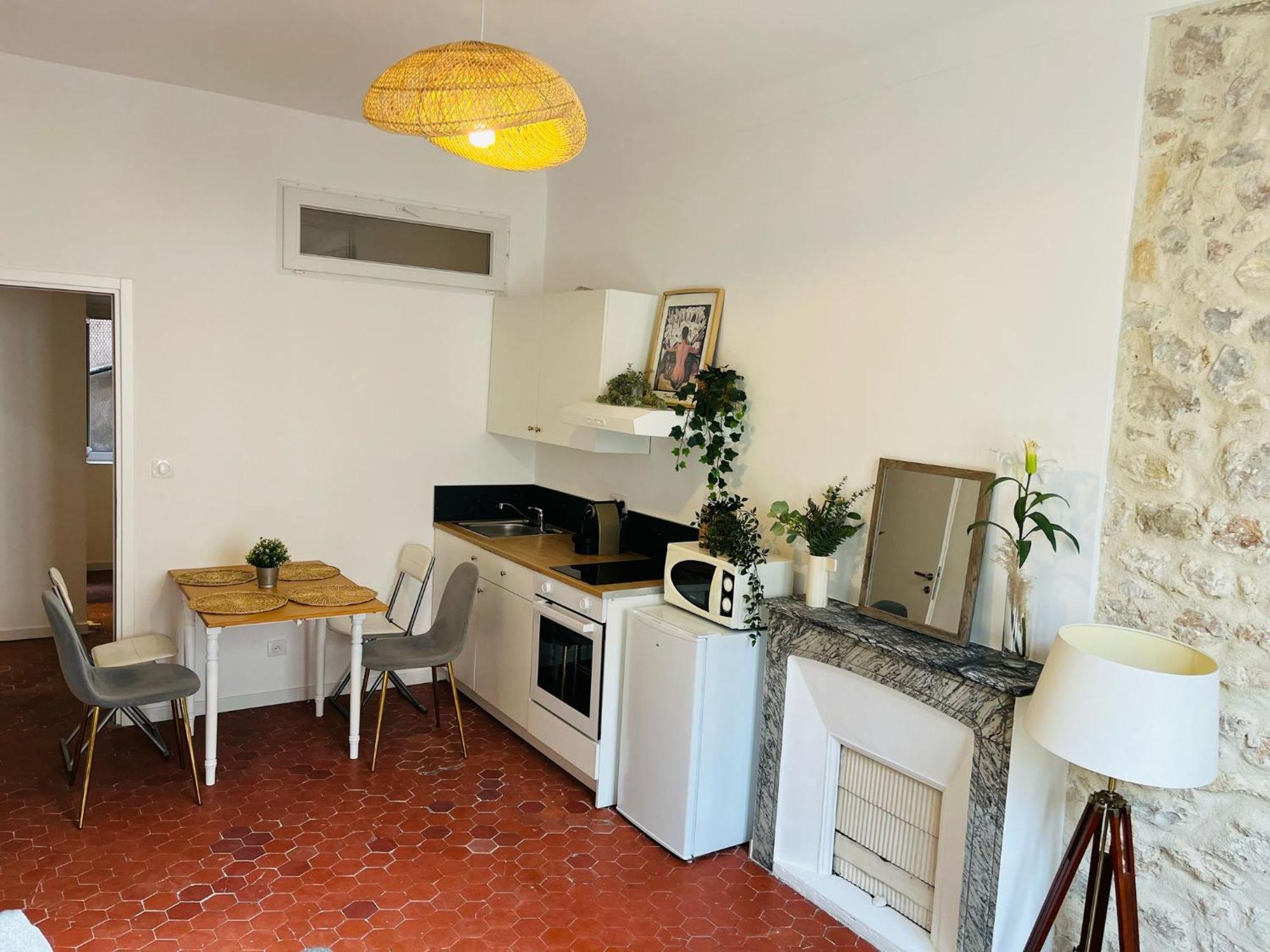 Studio En Plein Coeur Du Vieil Antibes, Vue Sur Place Romantique Exteriér fotografie